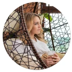 Fotel ogrodowy wiszący Brava brązowy + beżowe poduszki Sofotel