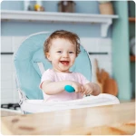 Krzesełko do karmienia ze stolikiem Ricokids FANDO niebieskie + gratis koszyczek