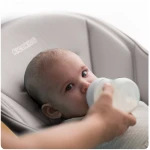 Krzesełko do karmienia ze stolikiem, leżaczek Belo szare + pałąk