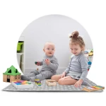 Namiot tipi dla dzieci z girlandą i światełkami - jasno szare w chmurki 