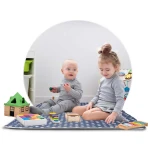 Namiot tipi dla dzieci z girlandą i światełkami - granatowe w chmurki 