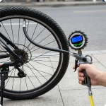 Pistolet do pompowania kół z manometrem cyfrowy wyświetlacz elektroniczny Humberg HM-260