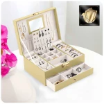 Szkatułka na biżuterię MS-709 Massido - złota